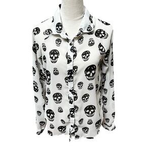 Fun & Flirt Women’s Medium Sheer Button Down Shirt with black skulls